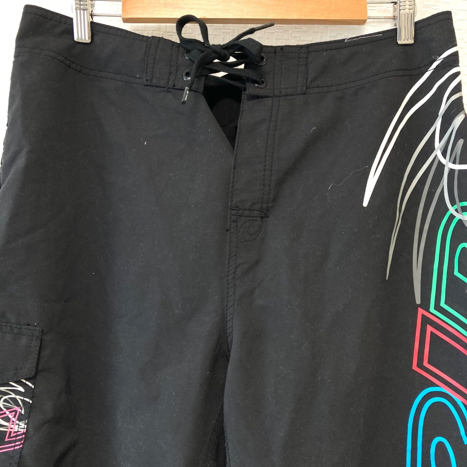 【RIP CURL】リップカール サーフ パンツ 水着 海パン スイム ウェア ハーフパンツ 夏 プール リゾート ストリート ロゴマーク ブラック 黒 メンズ 男性 サイズ34／M8541UU