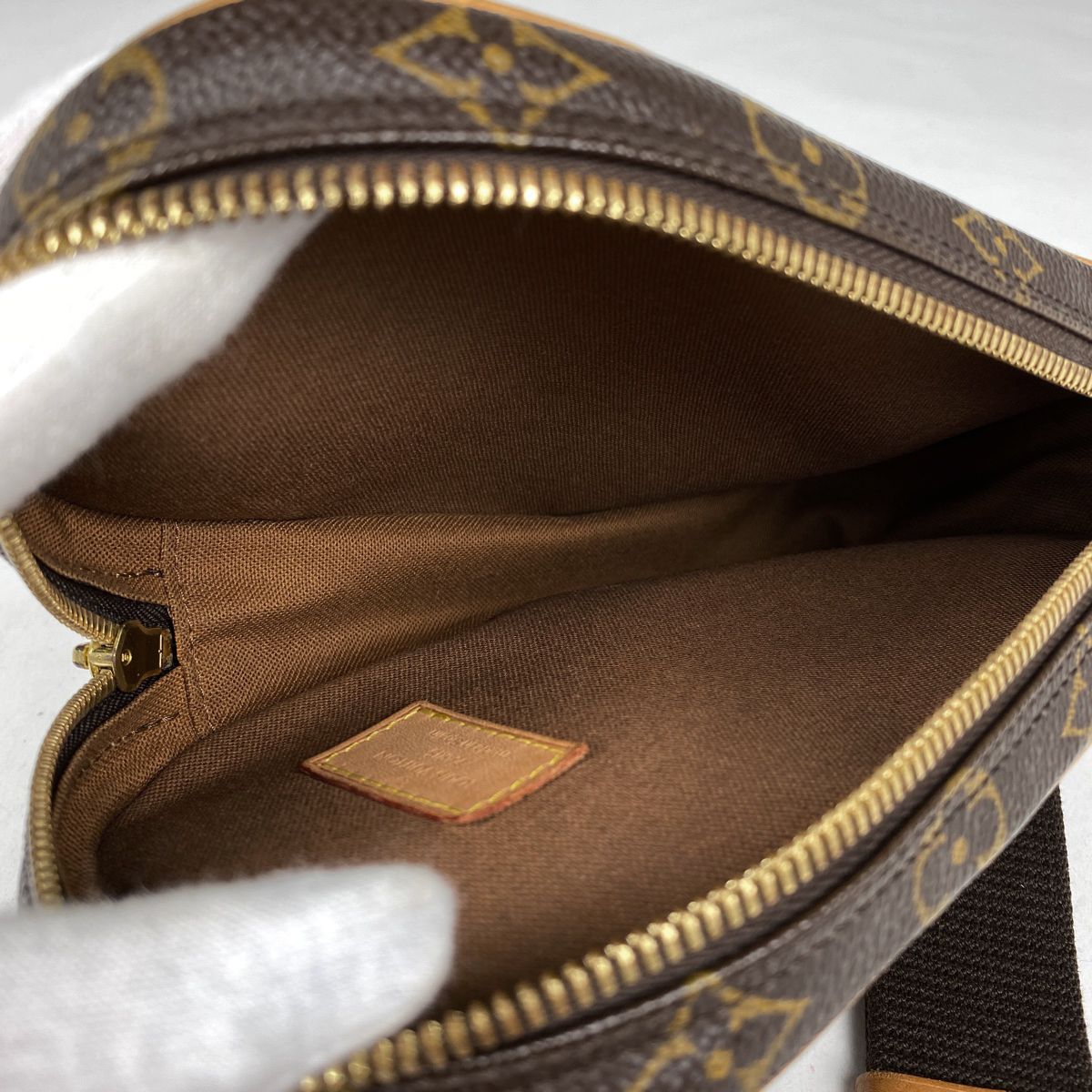 廃盤 LOUIS VUITTON ポシェットガンジュ ボディバッグ ショルダー