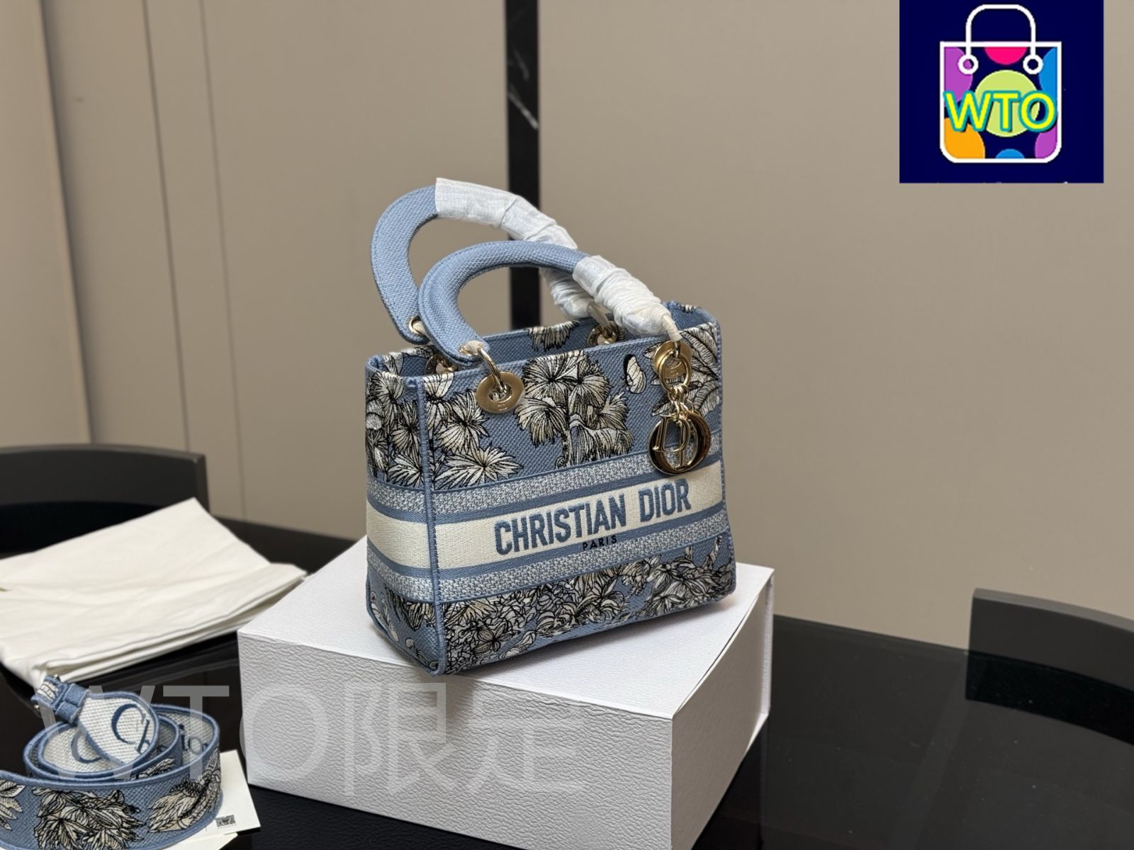 今日 Dior 刺繍 デイヴィッドバッグ 送料無料 在庫セール価格です -WT0輸入