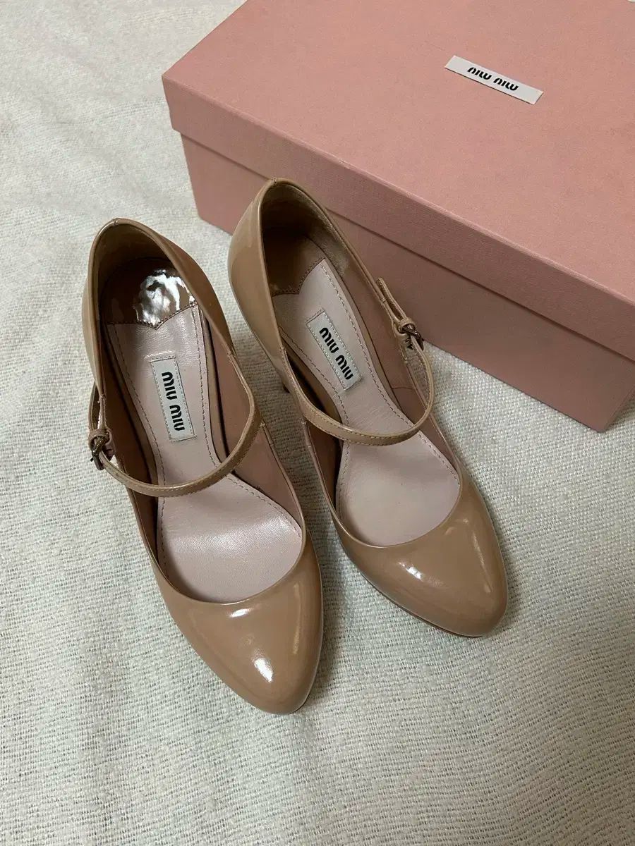 MIU MIU ミュウミュウ 靴 パンプス ヒール