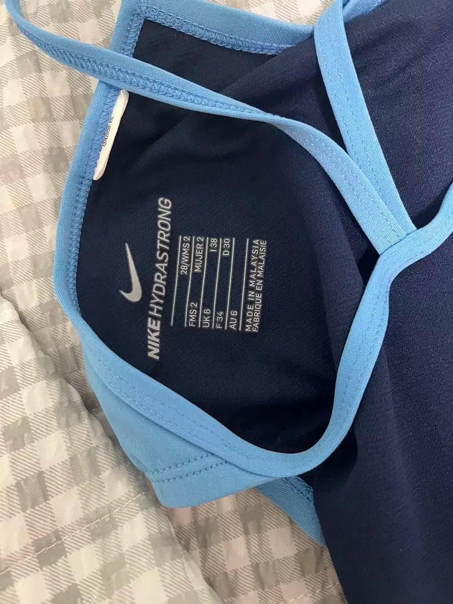 ユニバーシティブルー 28