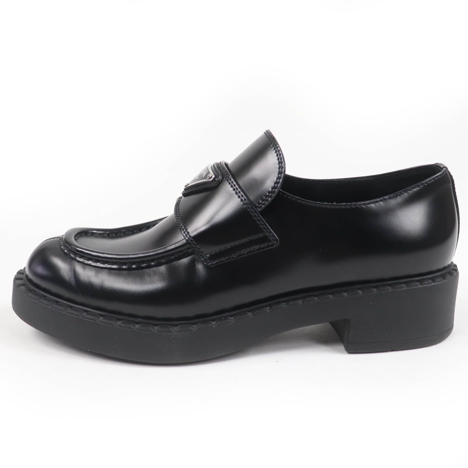 サイズも豊富。 PRADA プラダ 1D246M チョコレート ブラッシュドレザー ローファー トライアングルロゴ ブラック 37.5 箱 保存袋付き イタリア製 レディース