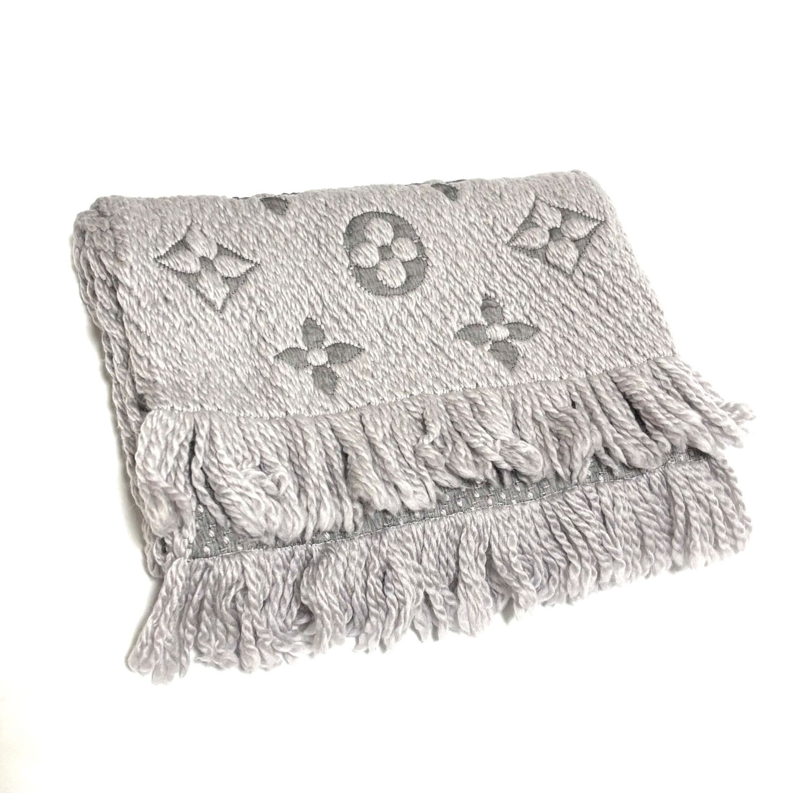 ルイヴィトン エシャルプロゴマニア マフラー グリペルル ライトグレー ルイヴィトン エシャルプ ロゴマニア グリペルル グレー マフラー