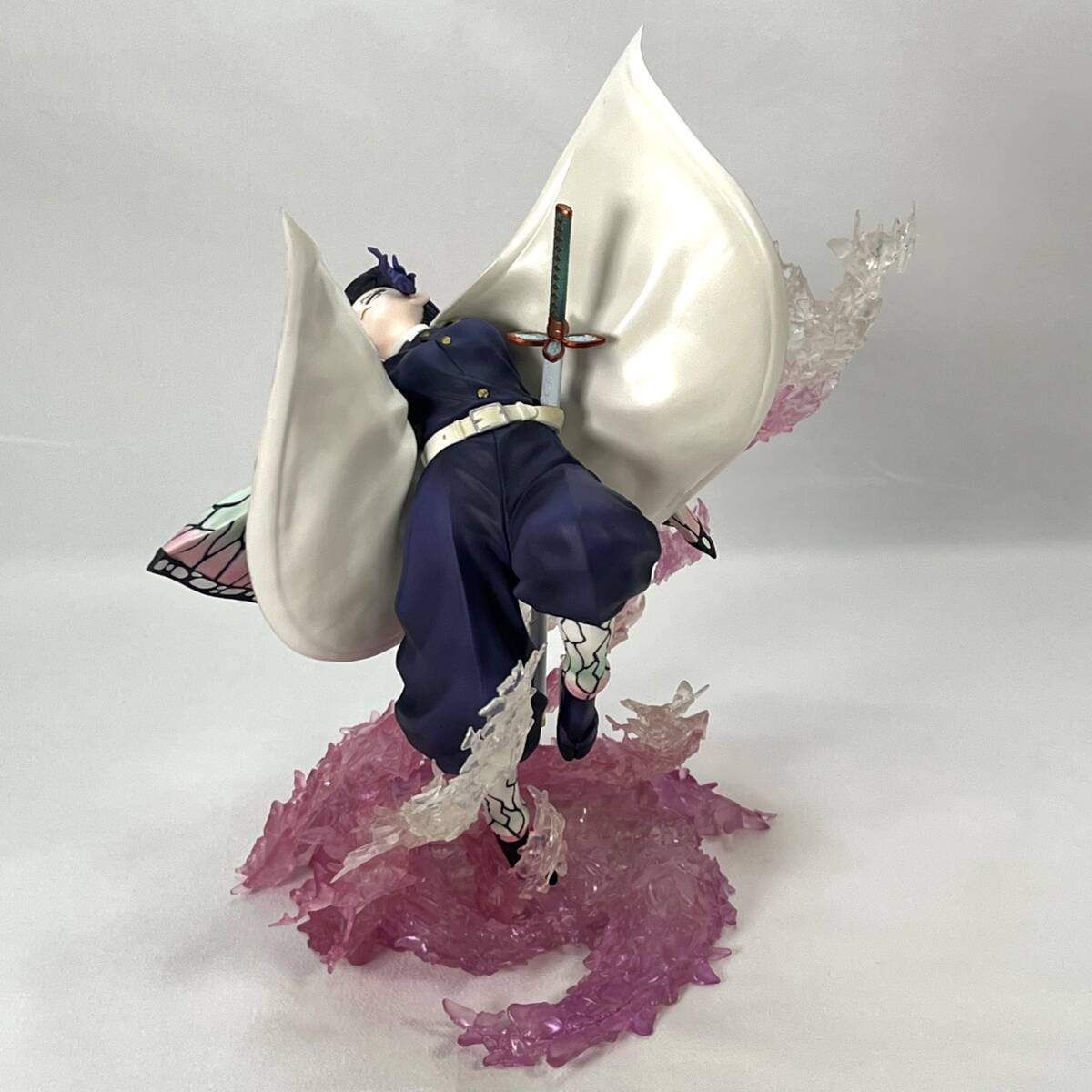 美品　正規品　鬼滅の刃　胡蝶しのぶ　 フィギュア　アニプレックス　1/8スケール Amazon.co.jp: ANIPEX 1/8スケール 鬼滅の刃 胡蝶しのぶ ABS&PVC