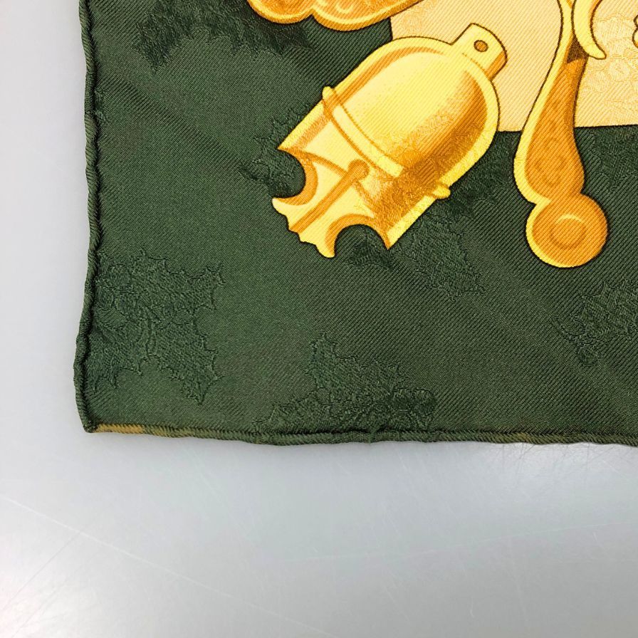 エルメス スカーフ　HERMES カレ 90 Plumes et Grelots HERMES エルメス カレ90 Plumes et Grelots 羽飾りと鈴 ネイビー
