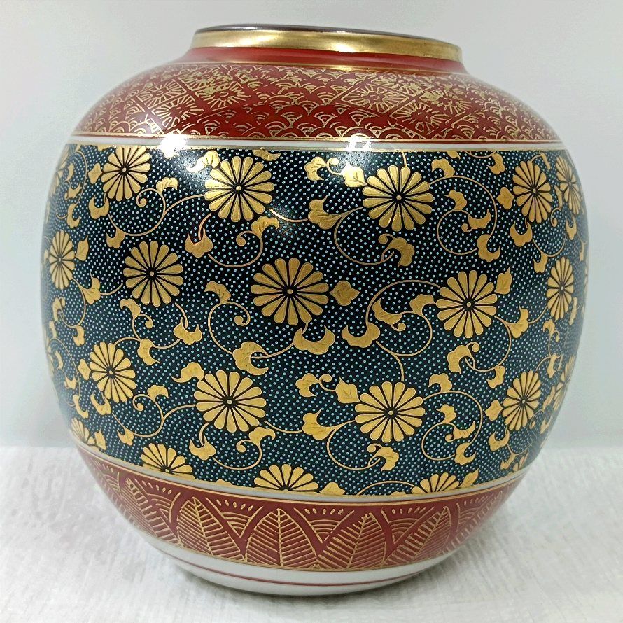 九谷焼 金山作 青粒鉄仙 金彩花瓶 花器 飾り壺 - メルカリ