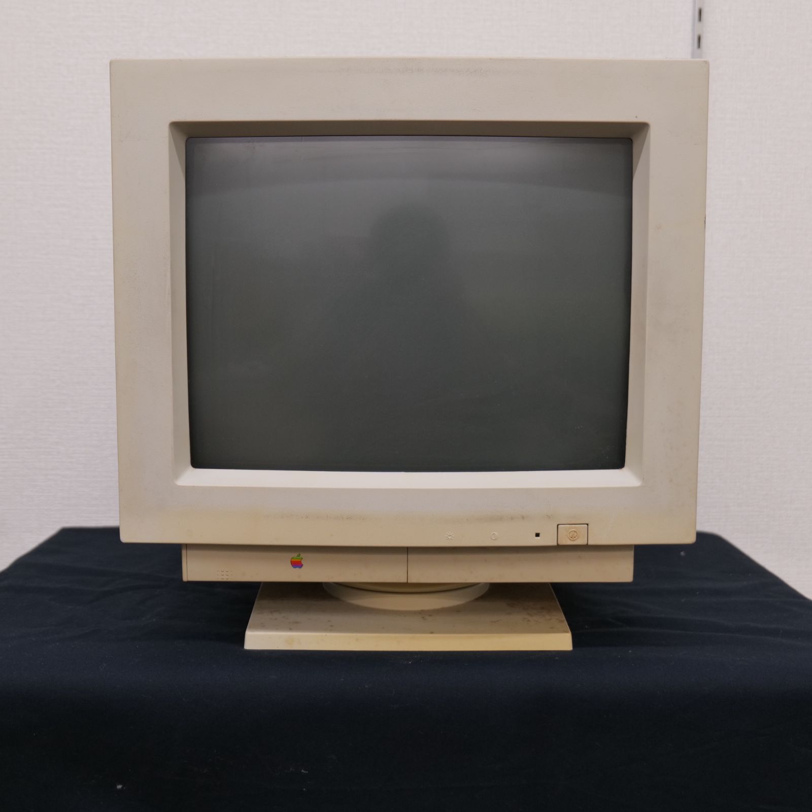 Apple ブラウン管モニタ M2978 065 - メルカリ