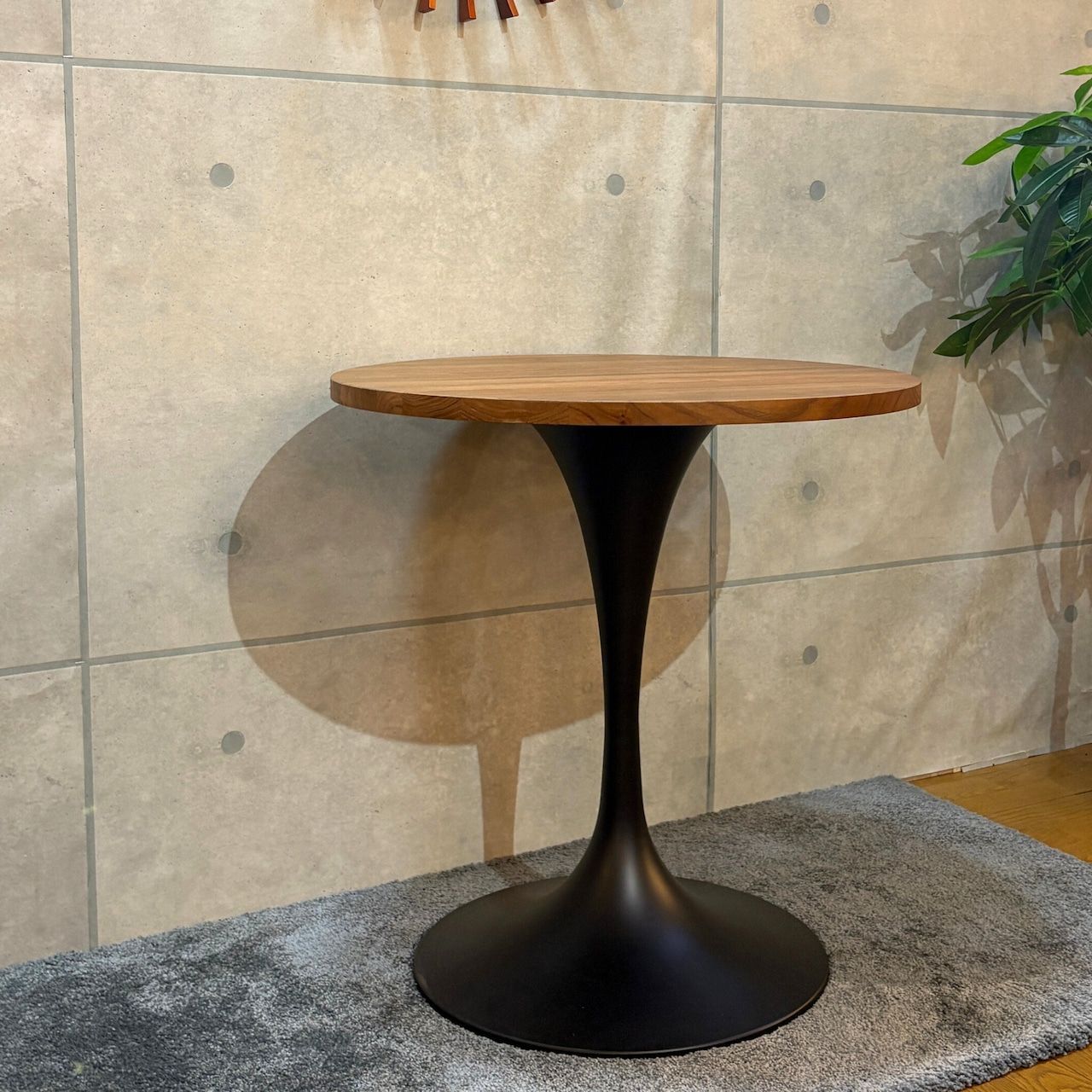 カフェテーブル エルム無垢材 サイドテーブル コーヒーテーブル チューリップベース ヴィンテージ風