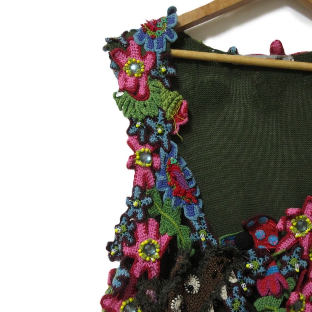 美品 OLLEBOREBLA ALBEROBELLO オレボレブラ アルベロベロ ぶたさん フラワーモチーフ 配色 切替 デニム ベスト ジレ インディゴ系 レディース 古着 中古 USED 美品 OLLEBOREBLA ALBEROBELLO オレボレブラ アルベロベロ ぶた