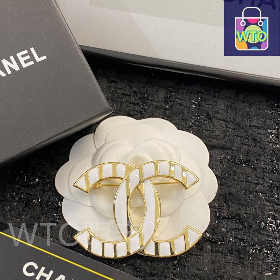 CHANEL ダブルCロゴ ブローチ CHANEL ダブルCロゴ ブローチ