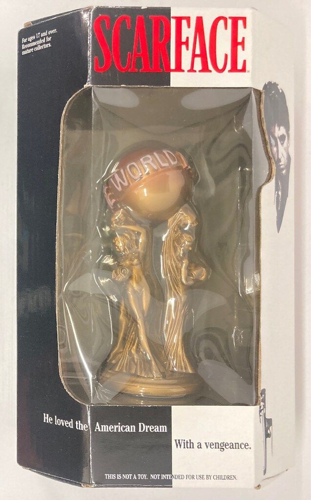 MEZCO MINI REPLICA THE WORLD IS YOURS