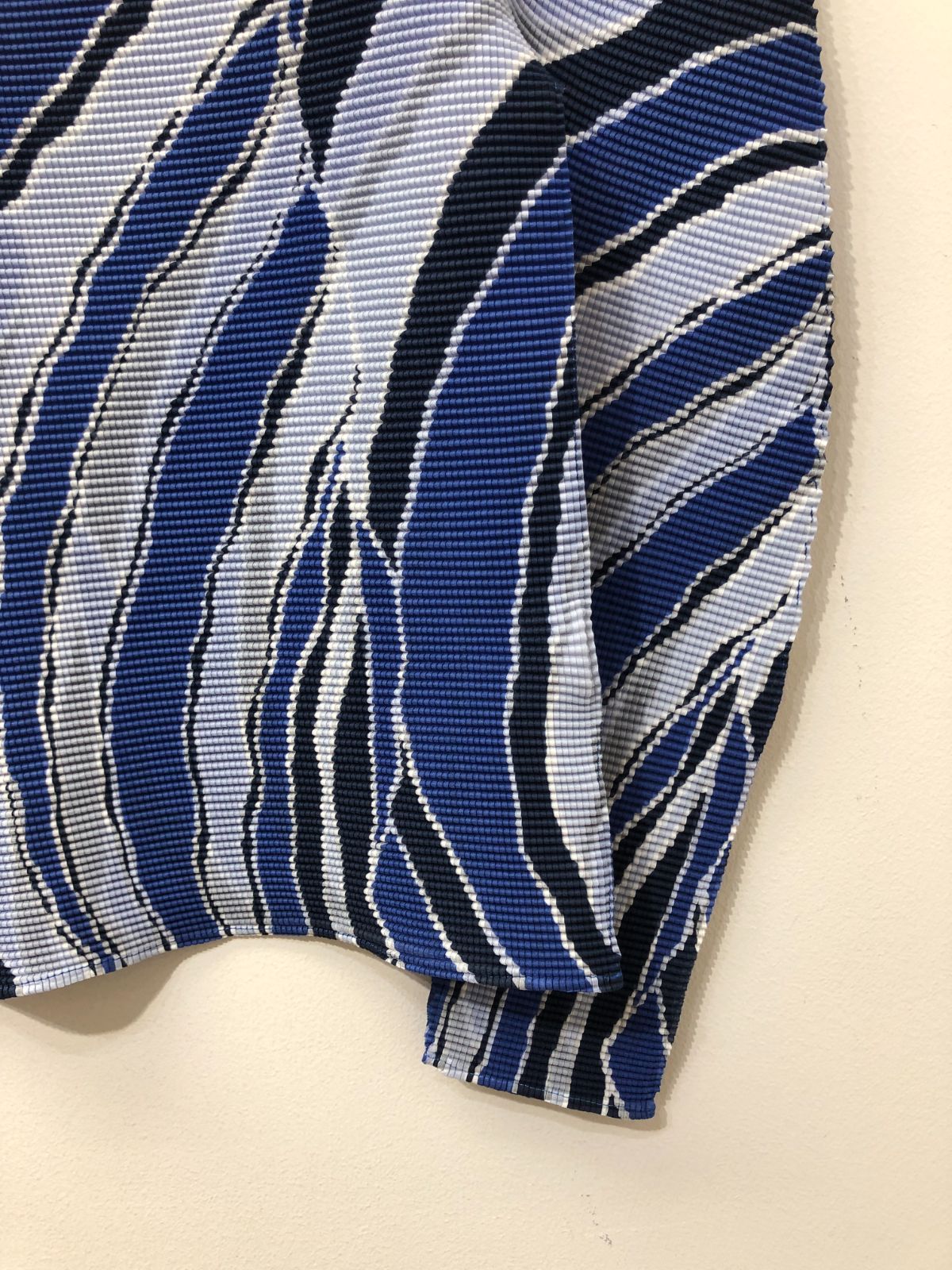 440☆me ISSEY MIYAKE ミー イッセイミヤケ☆総柄カットソー