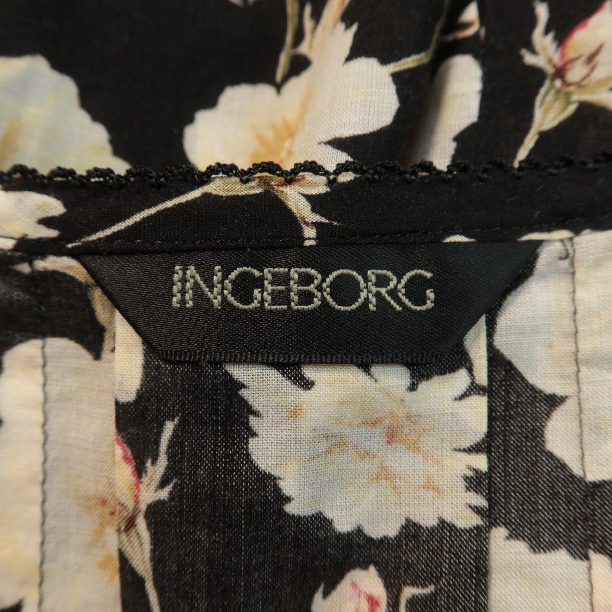 美品】インゲボルグ☆大人フェミニンブラウス ピコフリルいっぱい