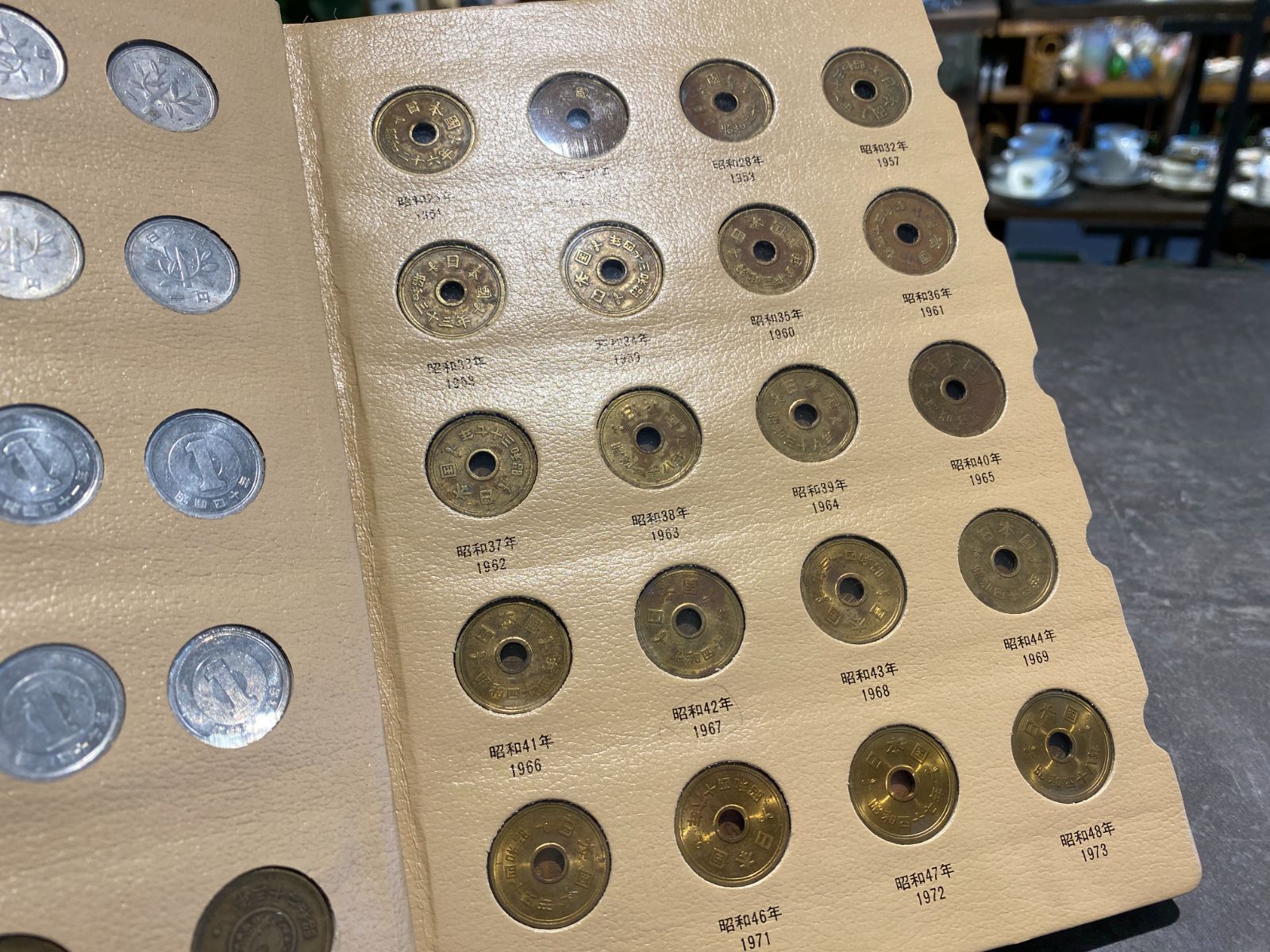 □現行貨幣年号別アルバム コインアルバム □ 小売 現行貨幣年号別