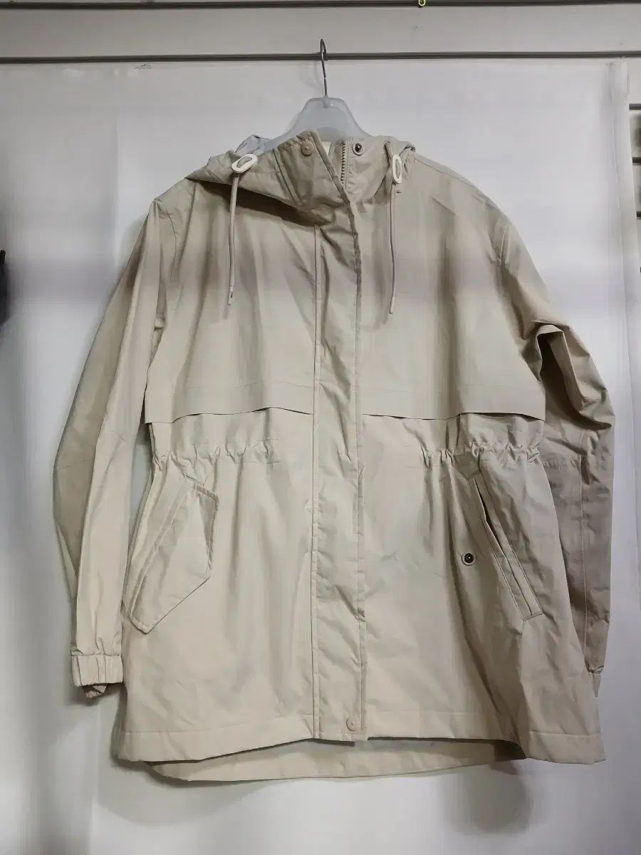 ナショナルジオグラフィック ベージュ フード付き マウンテンパーカー アウター