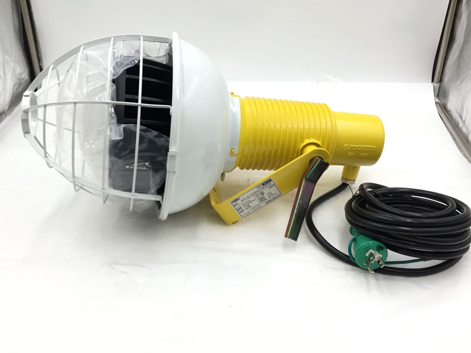 エコビックLED投光器100