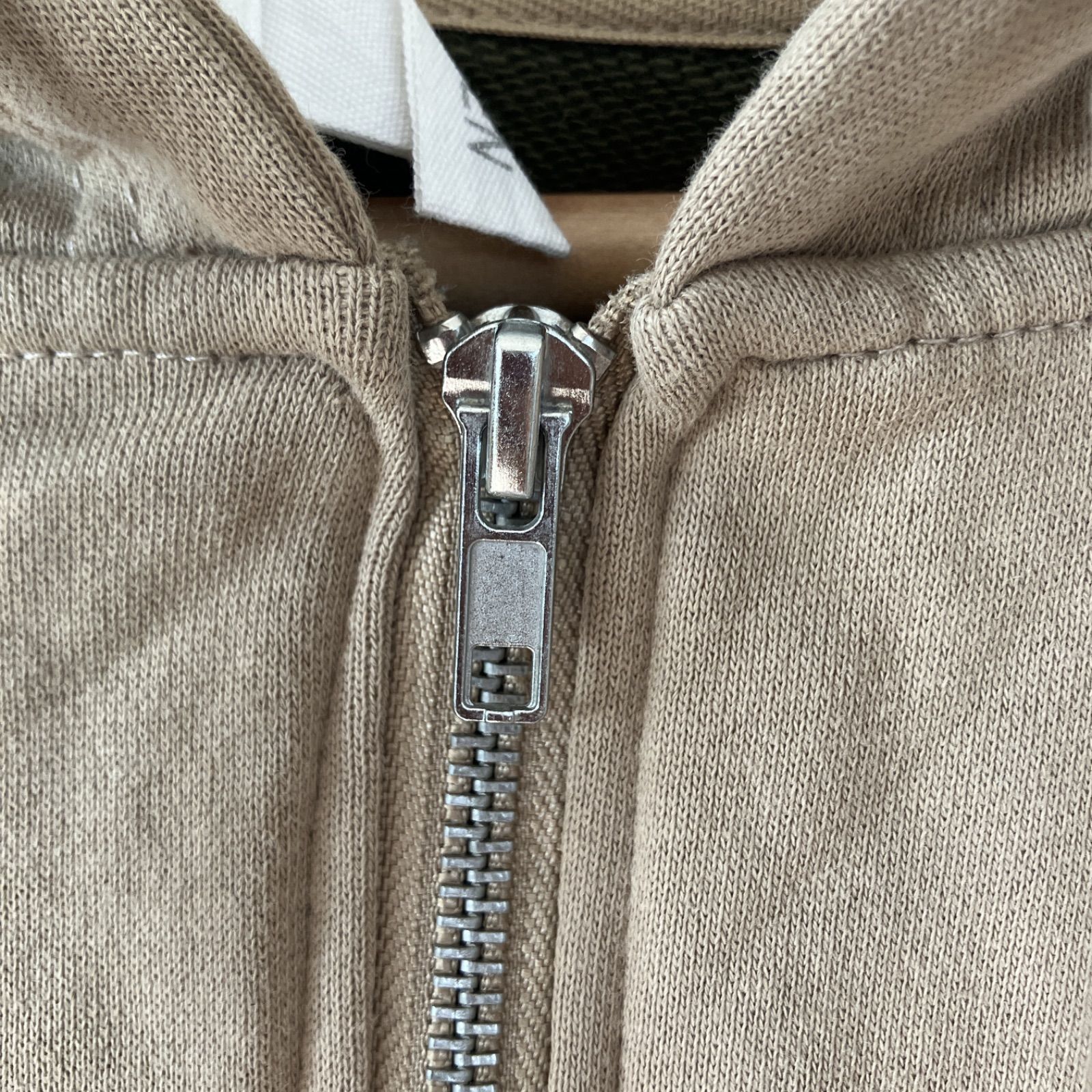 ジップアップ