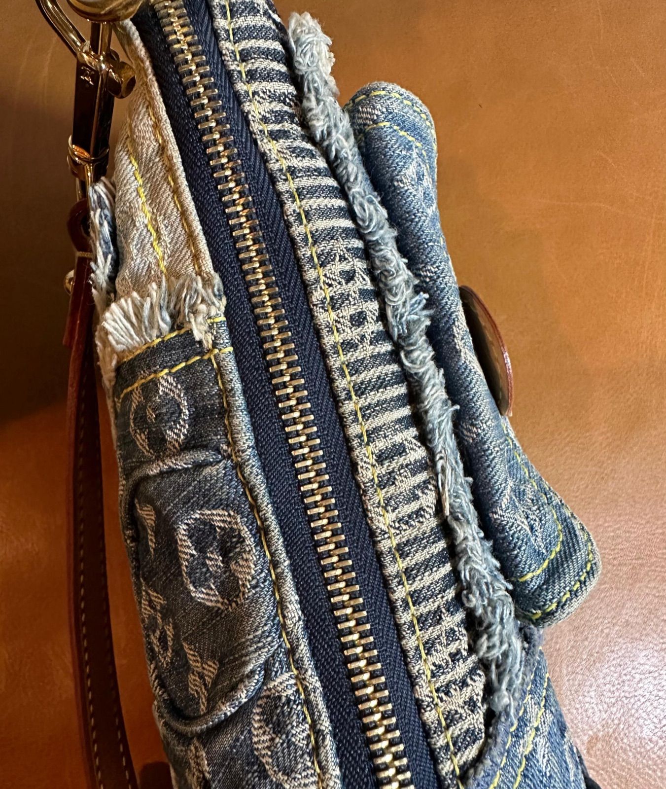 LOUIS VUITTON ルイヴィトン モノグラムデニム パウチィ ブルー M95382