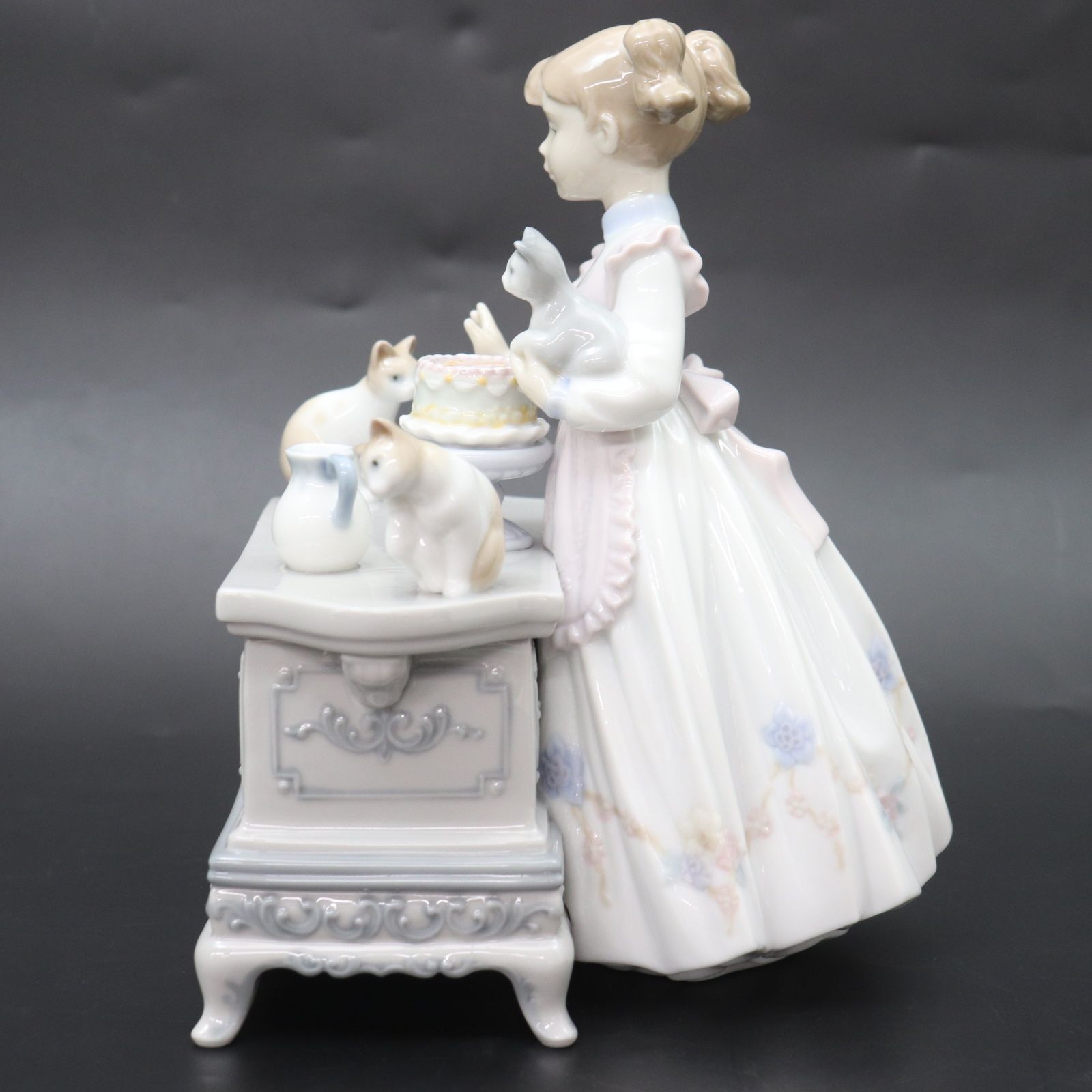 ITKNLL9ZAW84 LLADRO リヤドロ 私のバースデーパーティ #6134