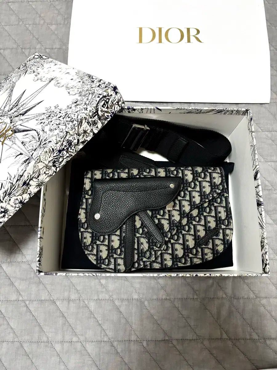 ディオール オブリーク