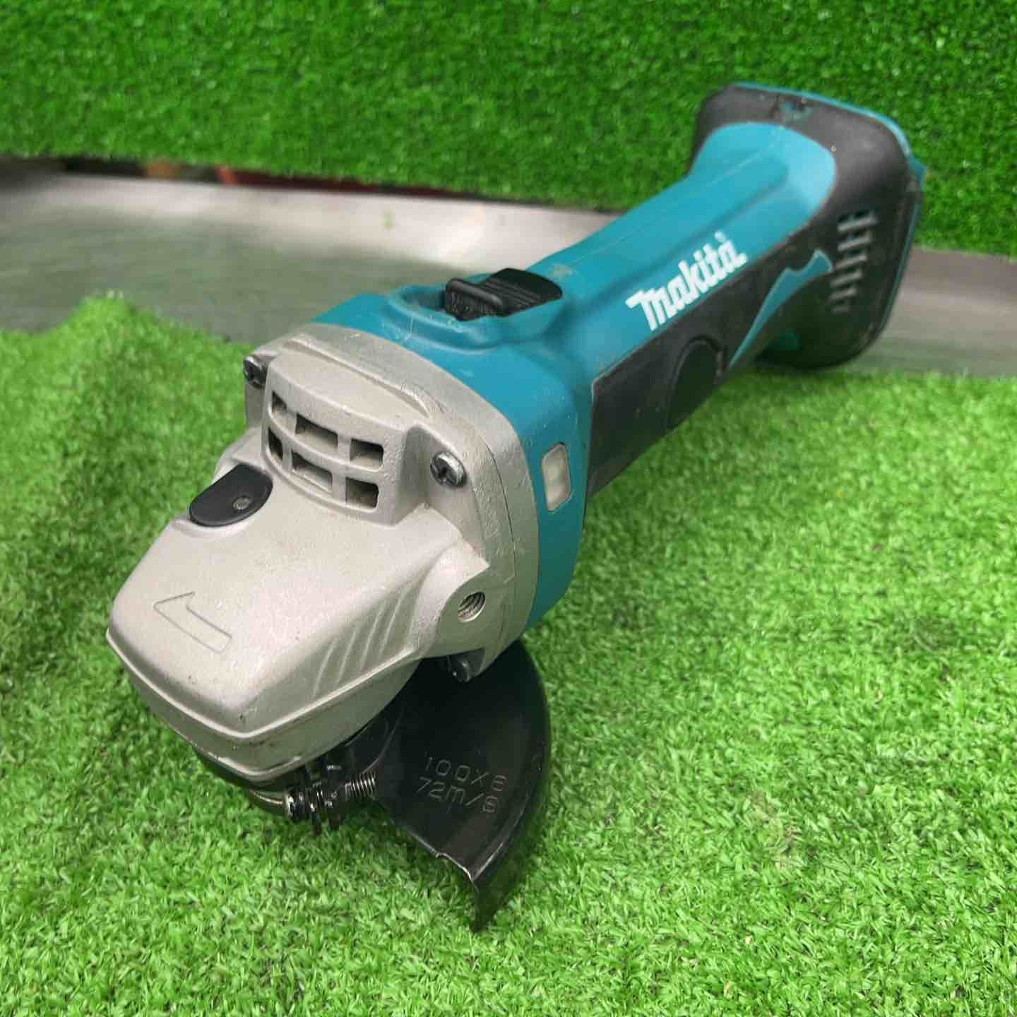 マキタ makita 100mmコードレスディスクグラインダー GA400DZ 14.4V3.0Ahバッテリー 桶川店