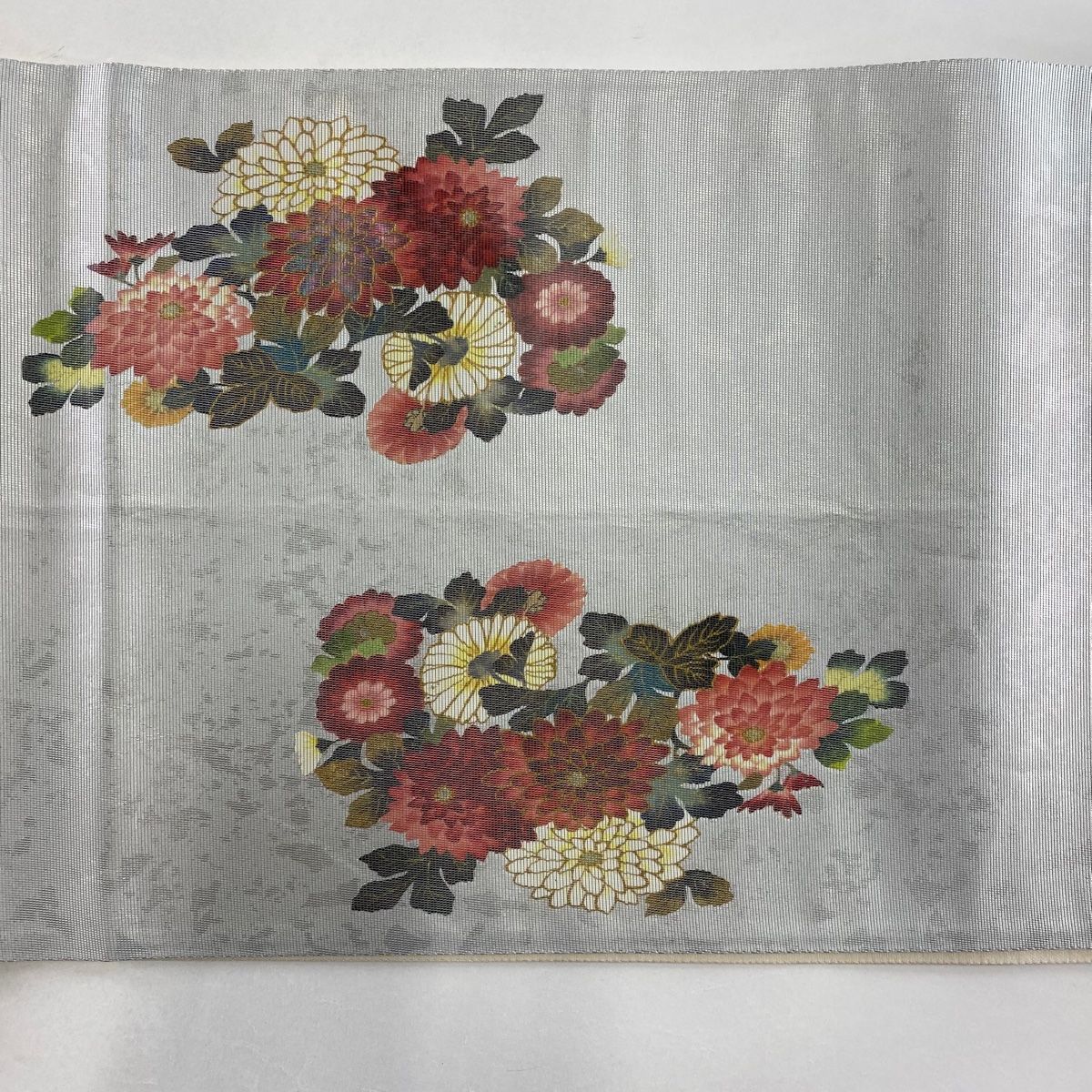 袋帯 銀通し 花唐草 鳥 金彩 素敵なデザイン お太鼓柄 正絹 T-3885