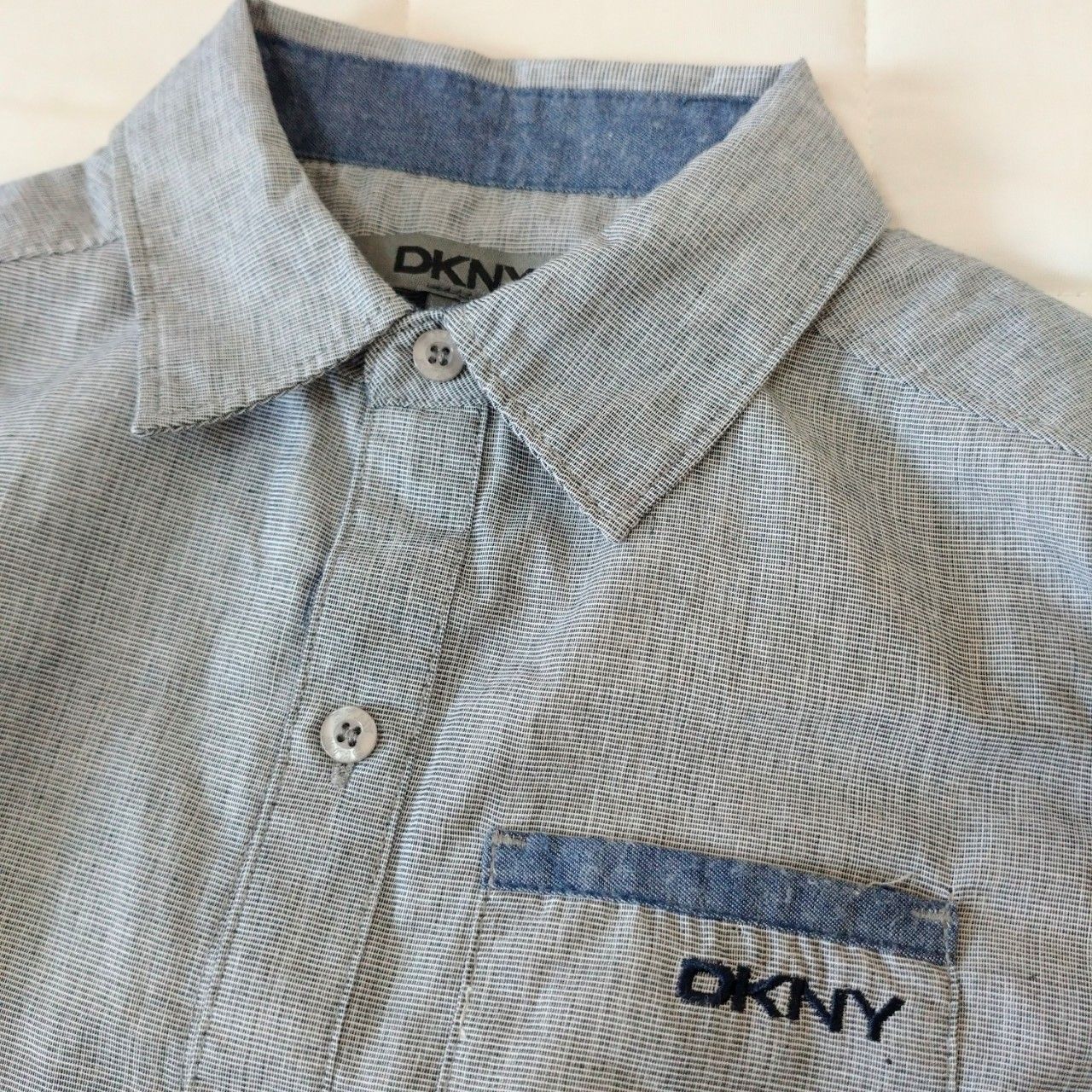 新品未使用 【DKNY】ディーケイエヌワイ ブルー系 5 長袖シャツ ワン