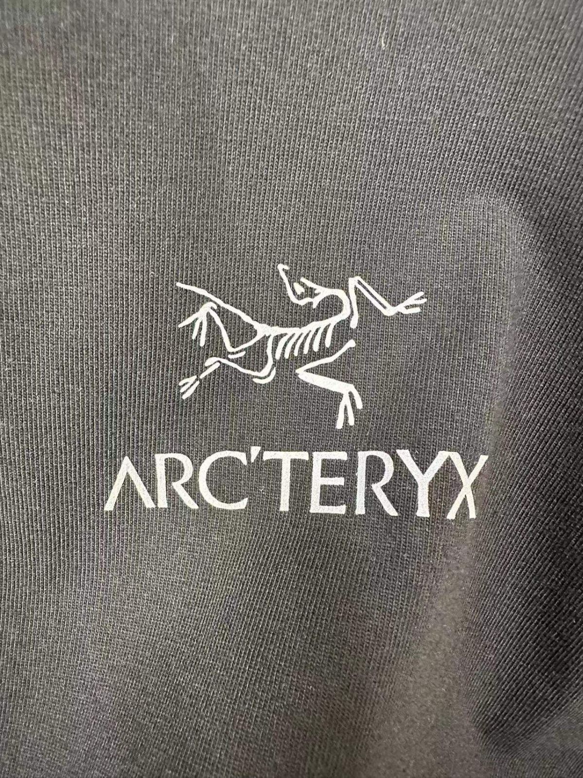 新品 ARC'TERYX アークテリク Tシャツ 半袖 反射ロゴ