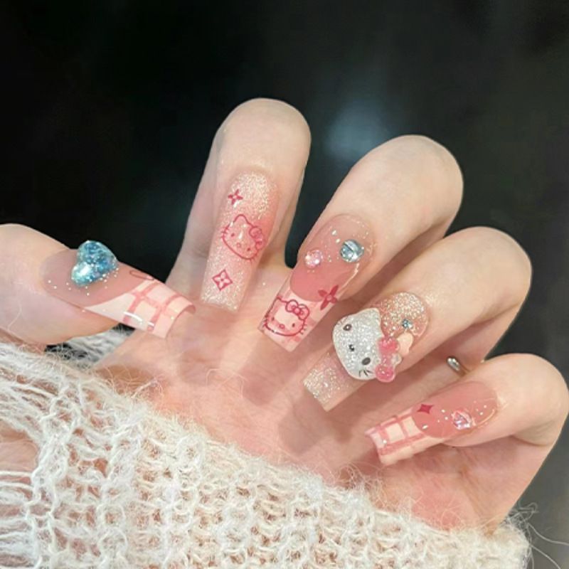 手作り キティHello Kitty ネイルチップ オーバル ミディアム