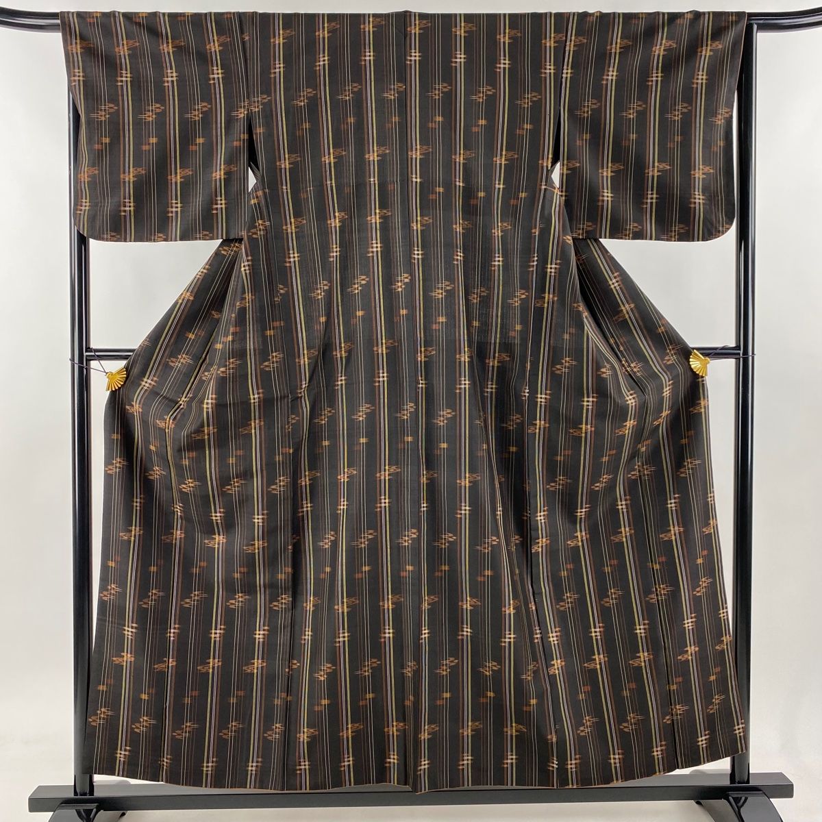 紬 身丈156.5cm 裄丈66cm M 袷 背抜き仕立て 燕 縦縞 墨色 正絹 名品
