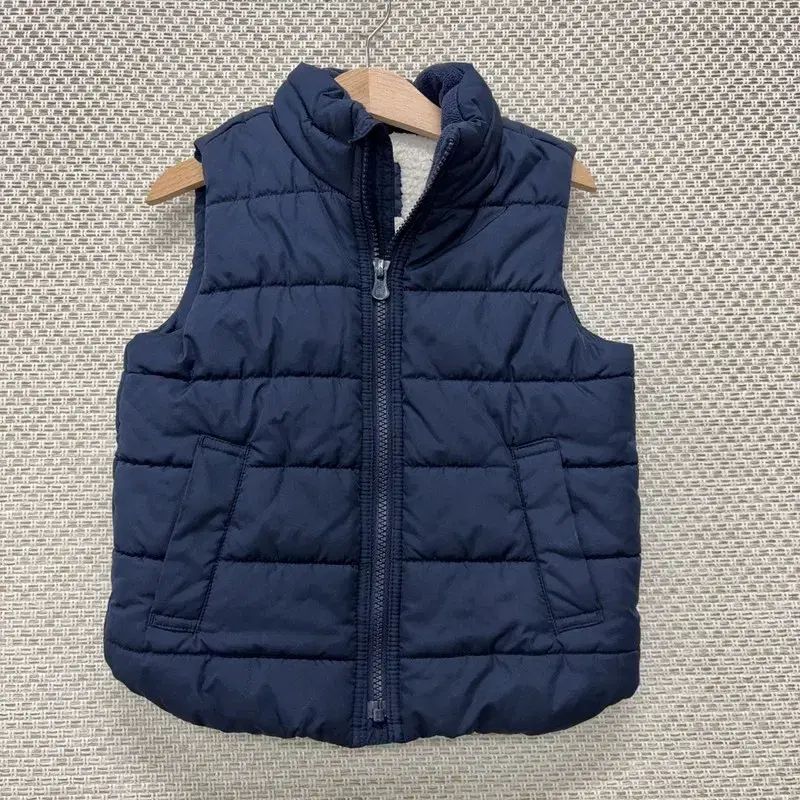 GAP(ギャップ) キッズ フリース 裏地 ダウン ベスト 4Y B00633