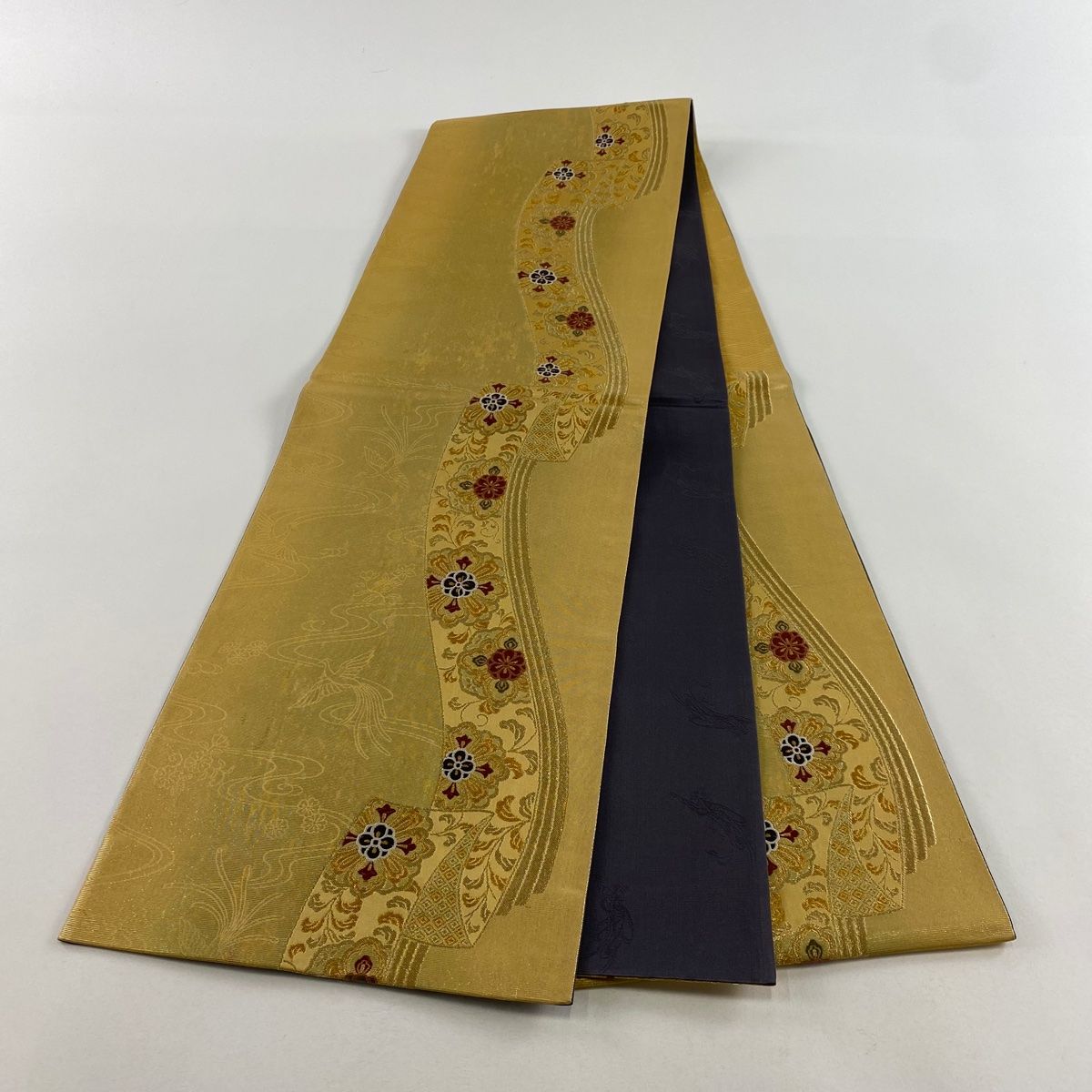 袋帯 美品  華文　六通 正絹 袋帯 美品 名品 華文 熨斗 金糸 箔 金色 六通 正絹 【中古