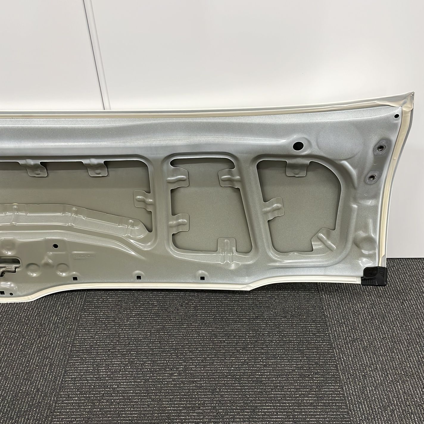 ハイエースDX トヨタ 純正 ボンネット フロント ホワイト系 新車外し FFCRYSTALESIA_COM