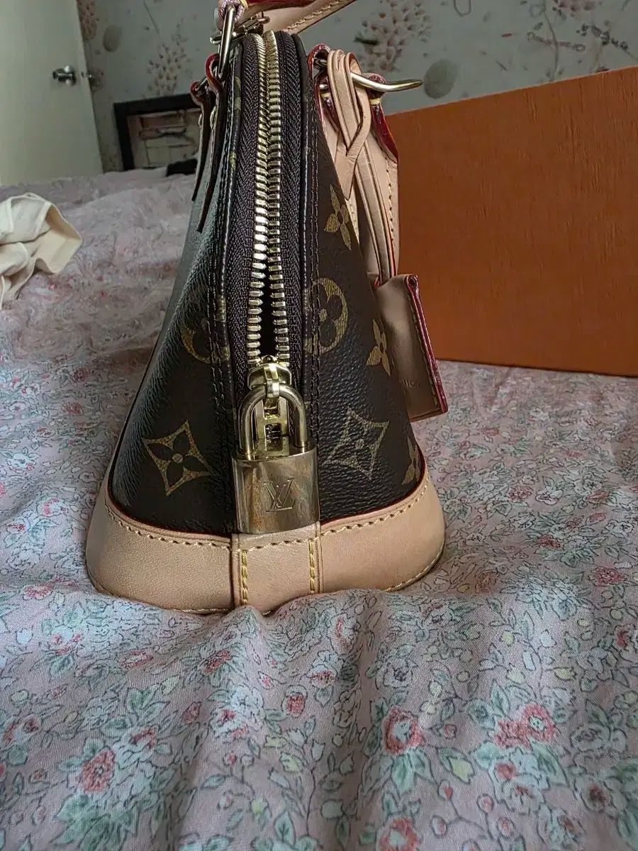 モノグラム ハンドバッグ