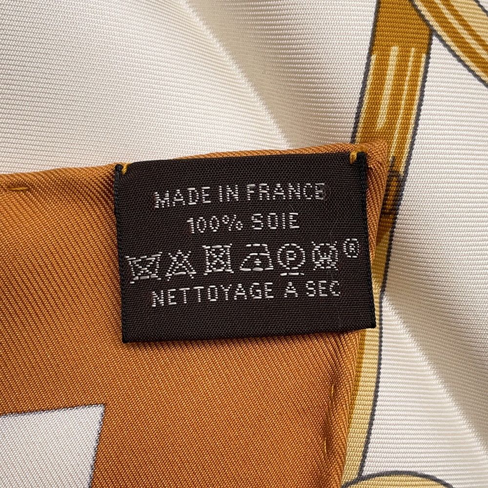 HERMES カレ 90 エプロン・ドール カレ 90 《エプロン・ドール》 | Hermès - エルメス-公式サイト