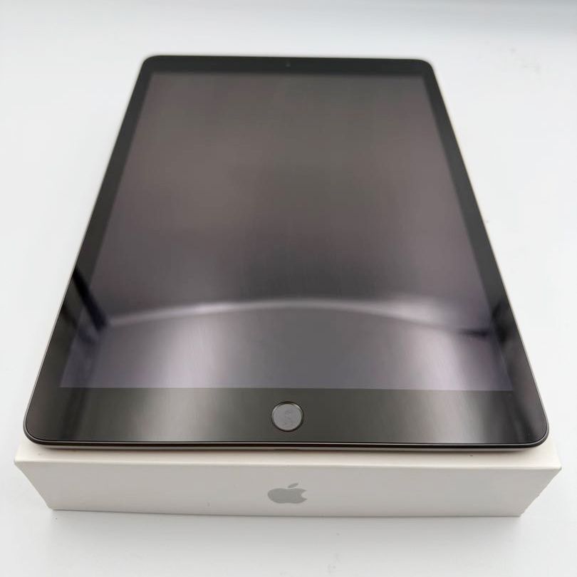 iPad 第8世代 32GB Wi-Fi+Cellular バッテリー99％ - メルカリ