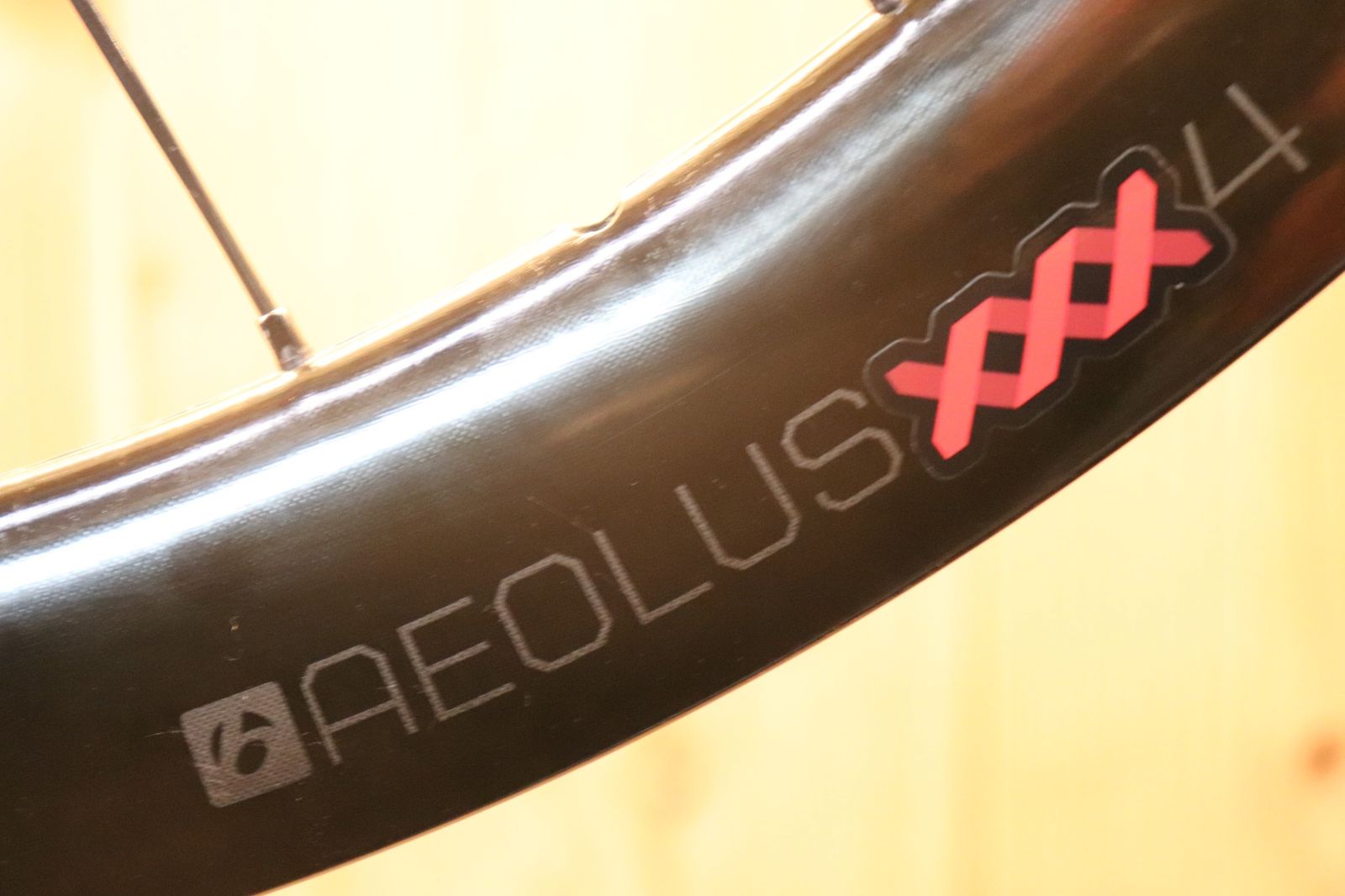 ボントレガー BONTRAGER アイオロス AEOLUS XXX4 TLR DISC カーボン 