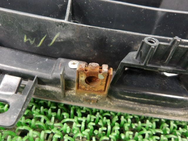 3FP3575 KIC4 トヨタ ウィッシュ ZGE20W 前期型 1.8S フロントグリル 53111-68050 60 FFCRYSTALESIA_COM