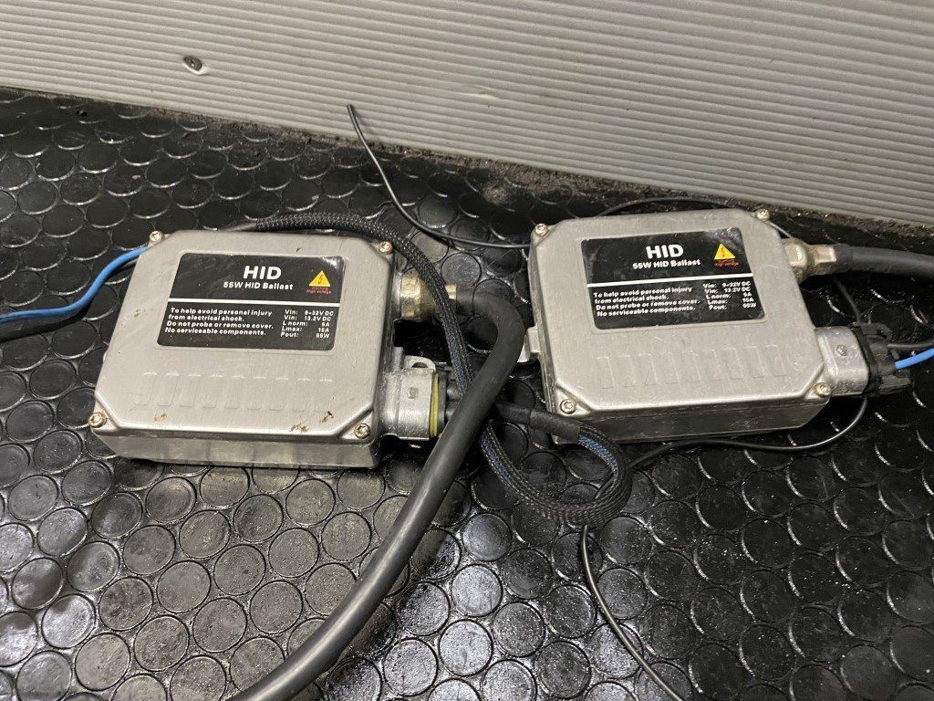 トヨタ 200系ハイエース用 ヘッドライト ヘッドランプ メーカー不明  