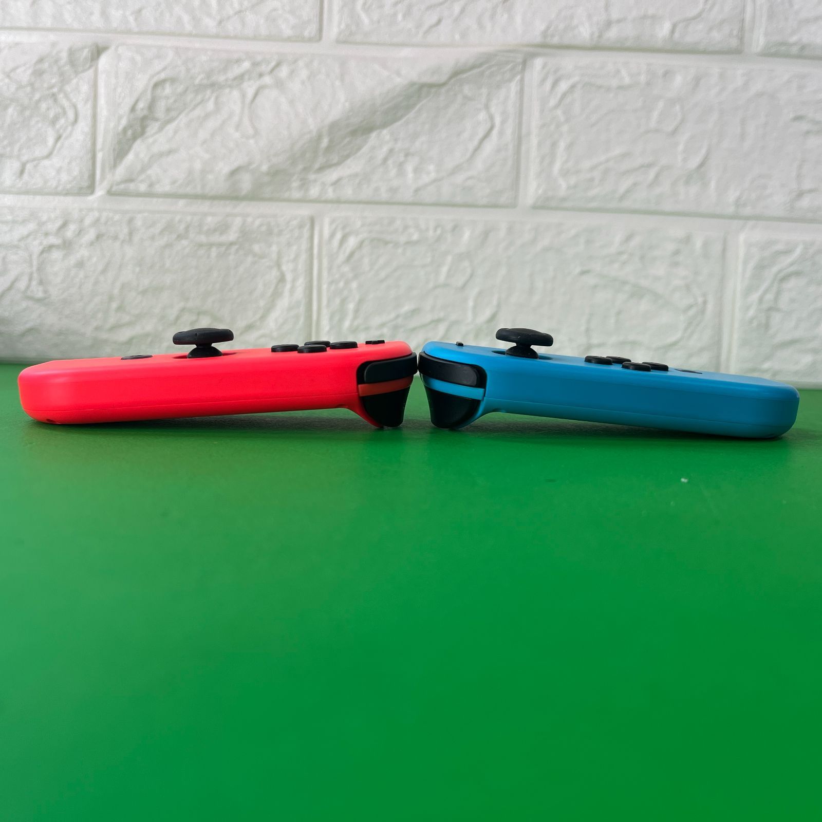 Switch ネオンレッド、ネオングリーン ストラップ、グリップセット 100000001003431575_10203_001.jpg