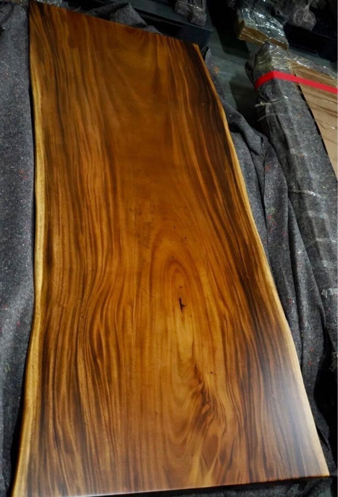 響く • 材 ウォールナット 無垢 一枚板 天然木 テーブル天板