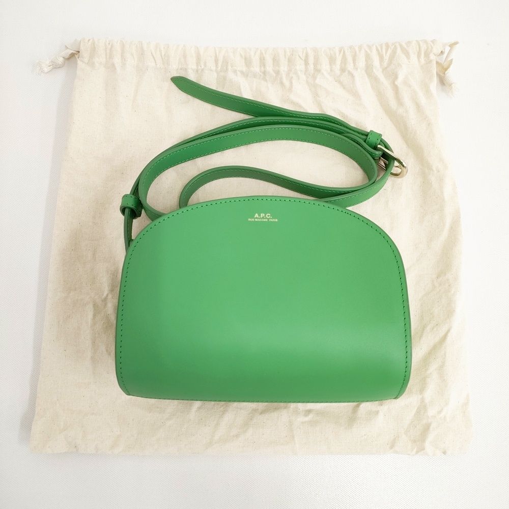 A.P.C. ハーフムーン ミニ ショルダーバッグ グリーン