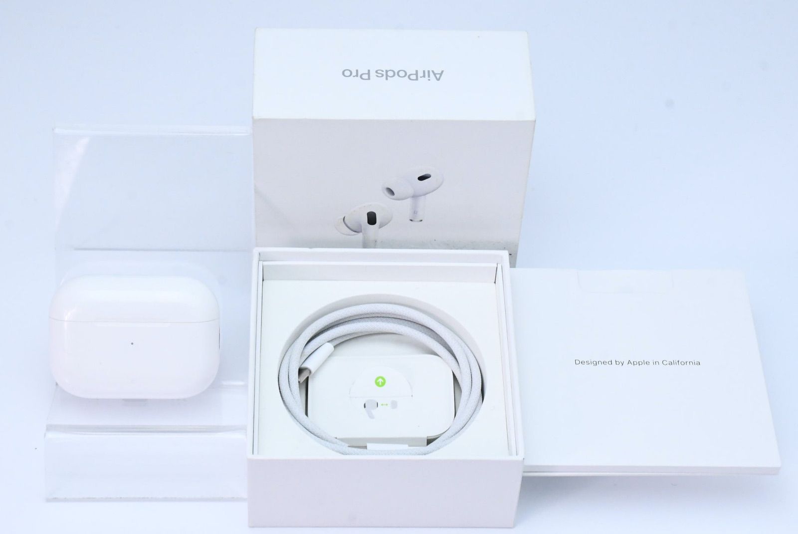 エアーポッズ】AirPods Pro 第2世代 MagSafe充電 (USB-C) 小売 MTJV3J