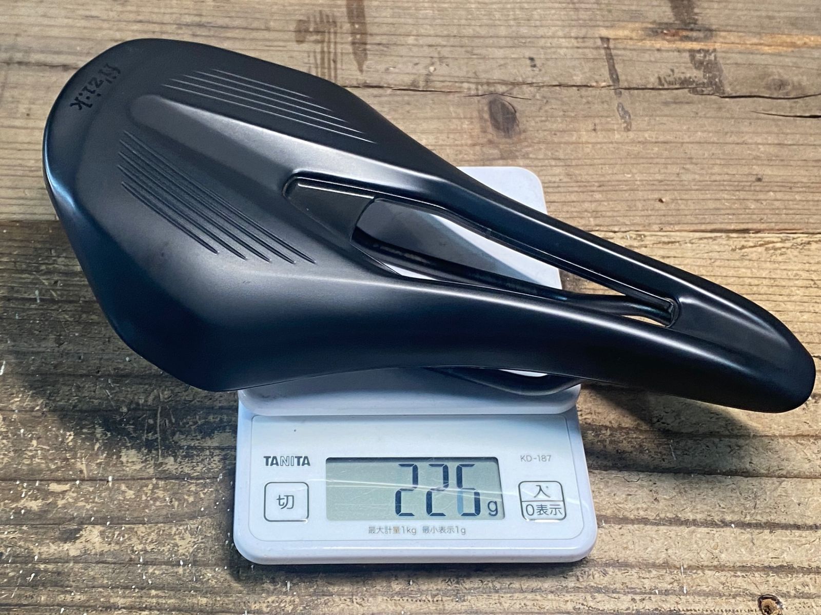 Fizik ARGO R3 ADAPTIVE サドル 140mm JE619 フィジーク fizik VENTO