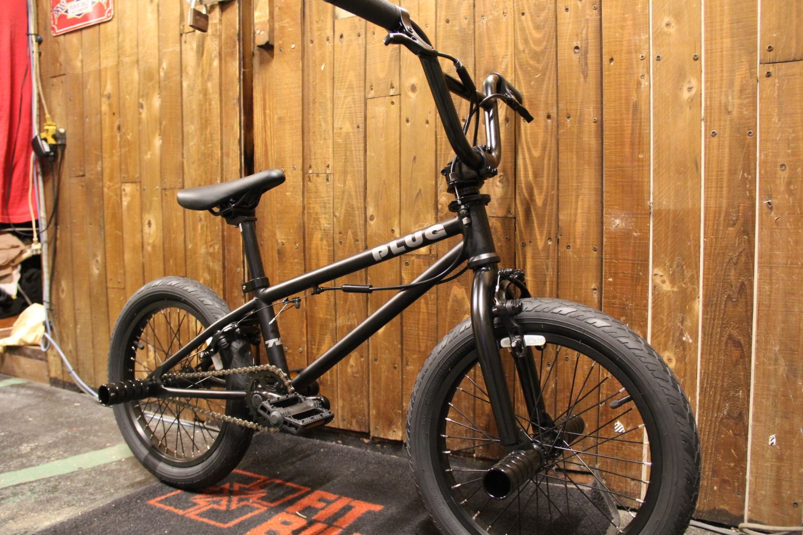 BMX 16インチ キッズ 子供自転車 TNB PLUG - 16 MATT BLACK 軽量、高