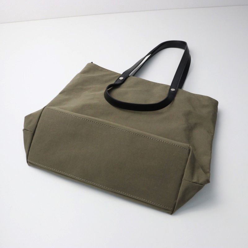 ウルクスト　2wayショルダーバッグ カーキ　美品 ウルクスト 2wayショルダーバッグ カーキ 美品 美品 URUKUST