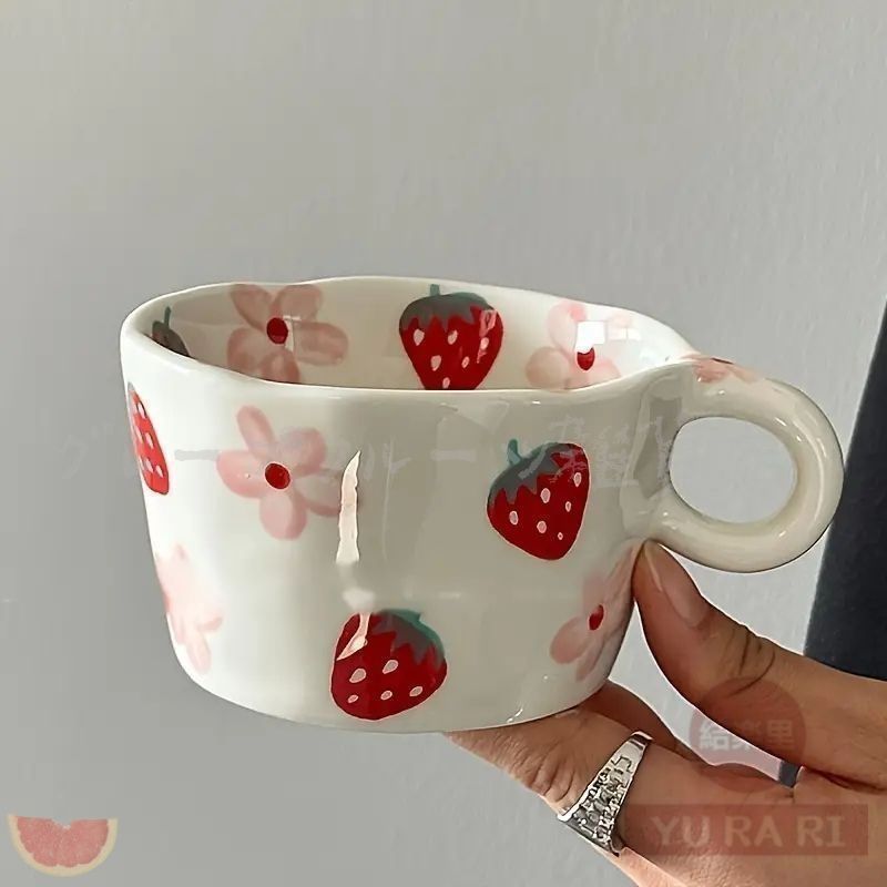 イチゴモチーフコーヒーカップ Amazon.co.jp: いちご柄 苺柄 イチゴ柄 グッズ マグカップ