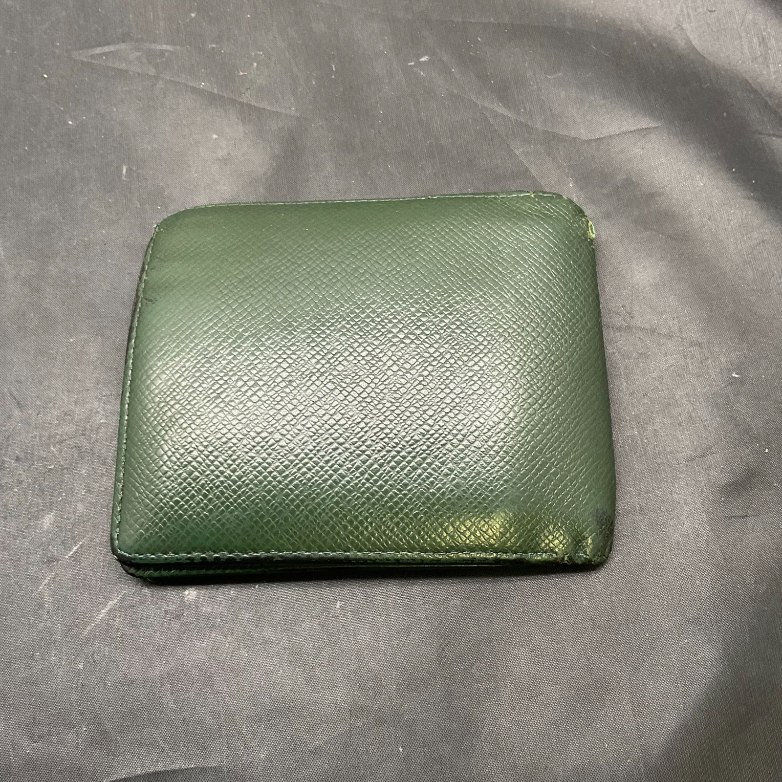 【美品】ルイヴィトン 財布 タイガ ポルトビエ 3 カルト クレディ 緑 ルイヴィトン タイガ ポルトビエ6カルトクレディ B25051319