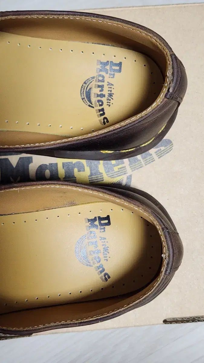 DR. MARTENS