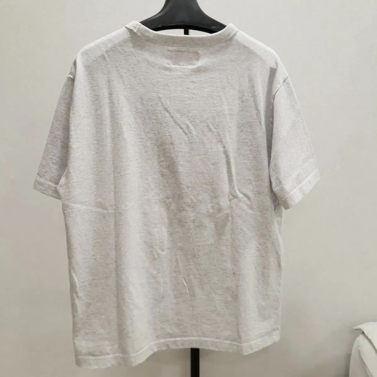 AECA WHITE(エイカーホワイト) クローバー プリント 半袖Tシャツ